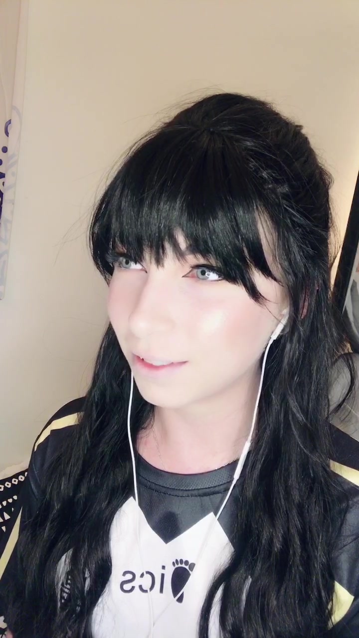 @lunarfoxxie