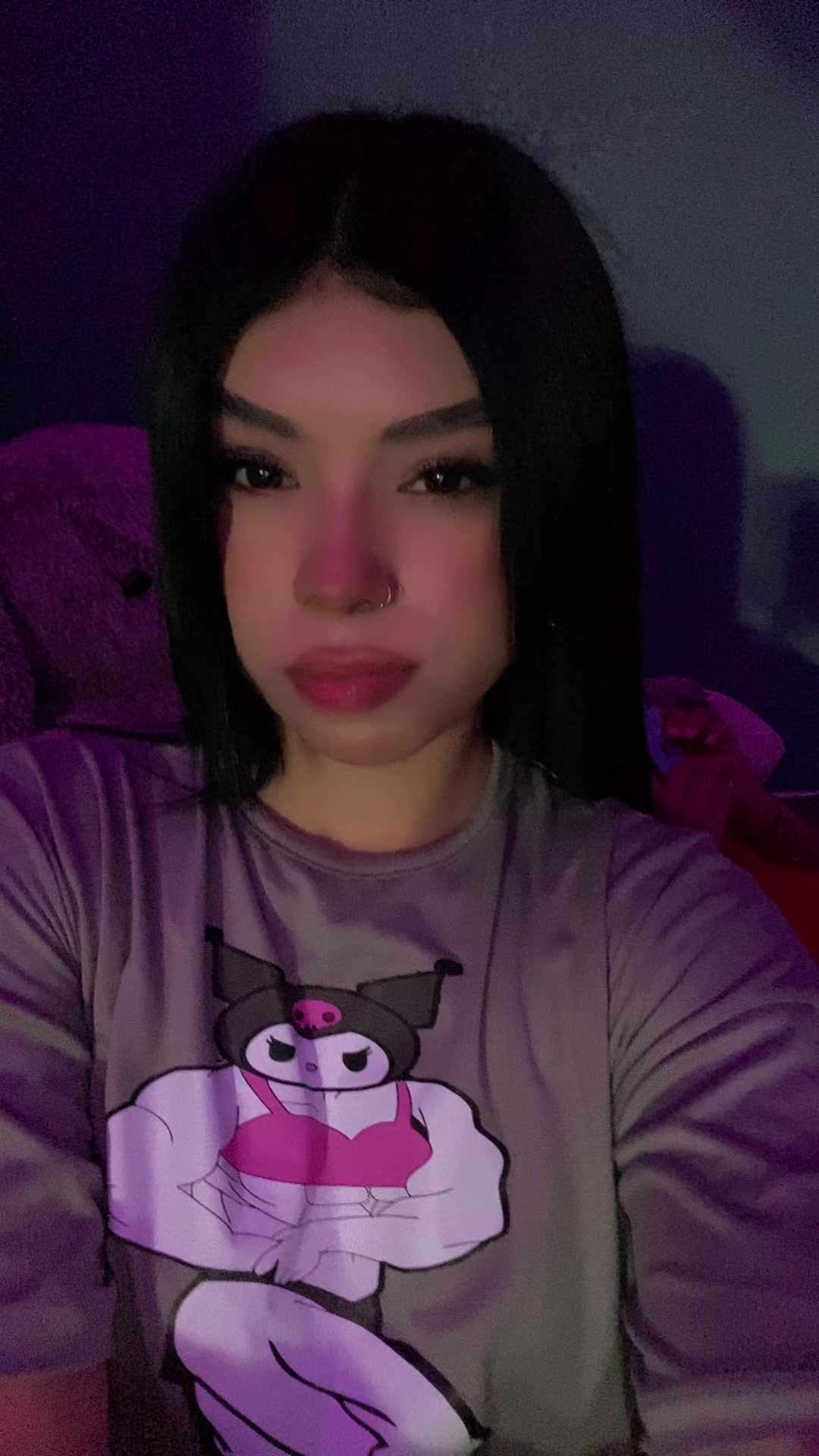 @𝒱