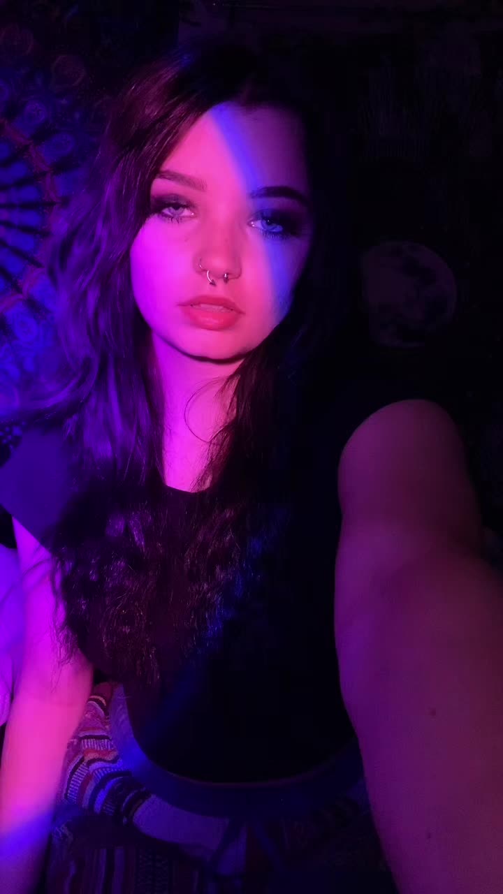 @Kaylee👩🏻❤️💋👩🏻