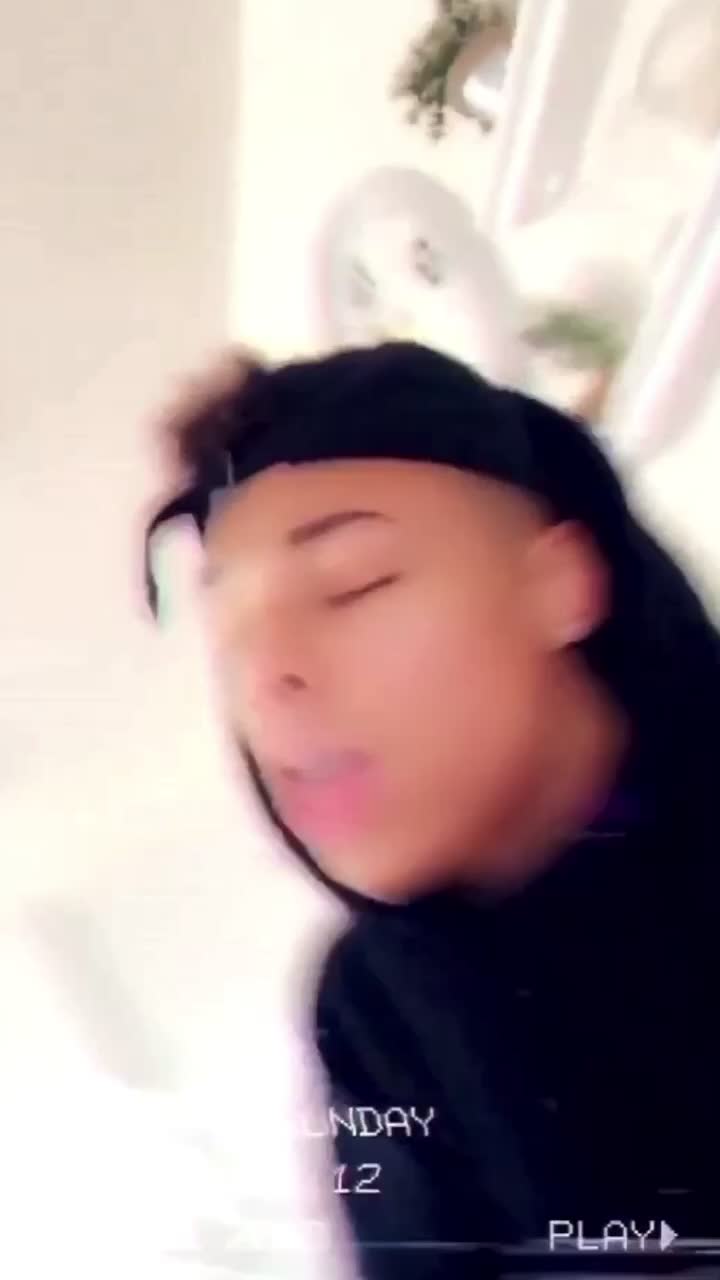 @Larrye