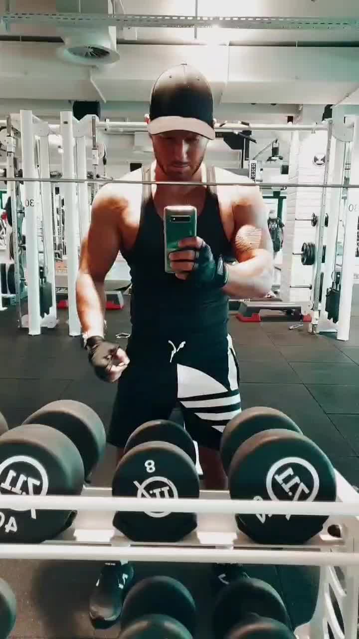@Dani Bo.
