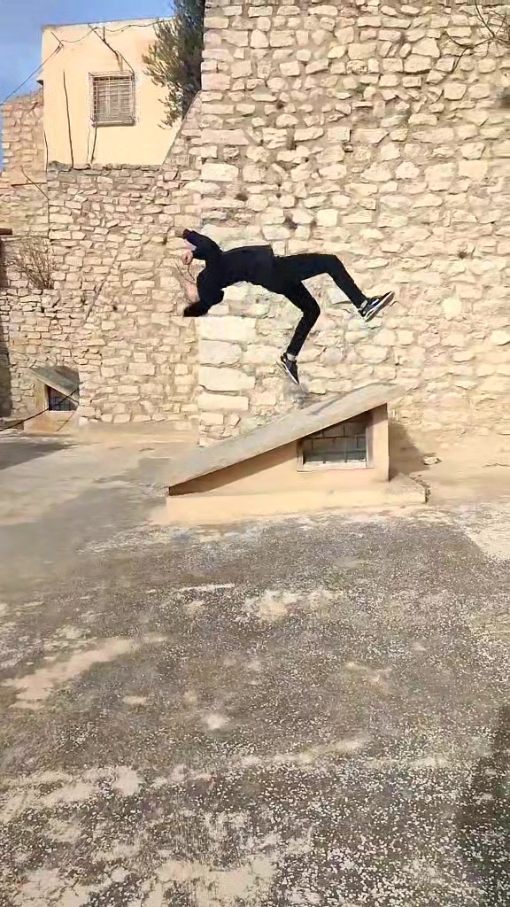 @Aziz_PK