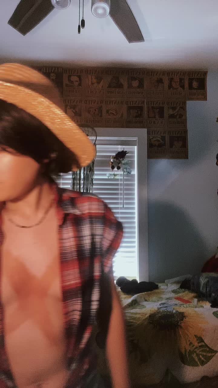 @WannaBFoxx