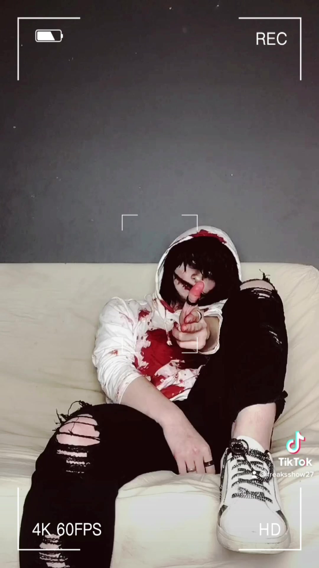 @༆ 𝕱𝖗𝖊𝖆𝖐𝖘 𝖉𝖍𝖔𝖜 ༆