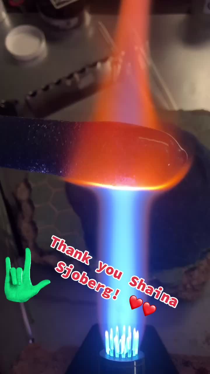 @LooLooGlass