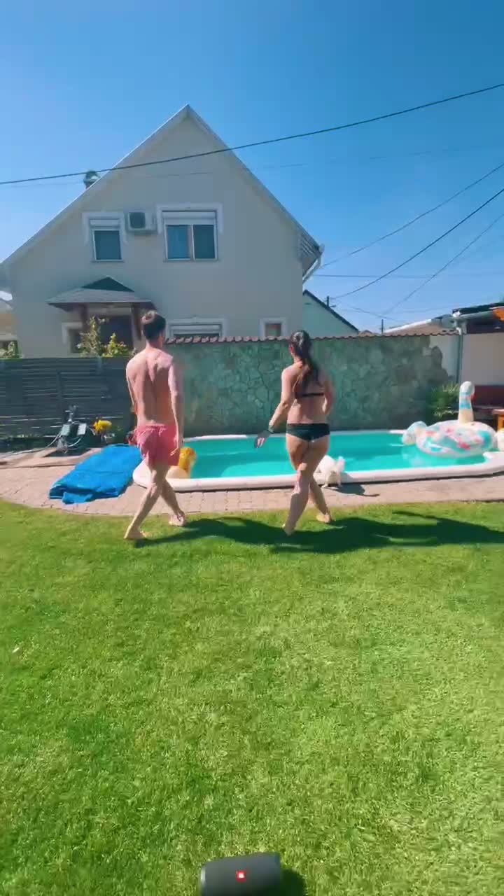 @Adrienn R&eacute;v&eacute;sz