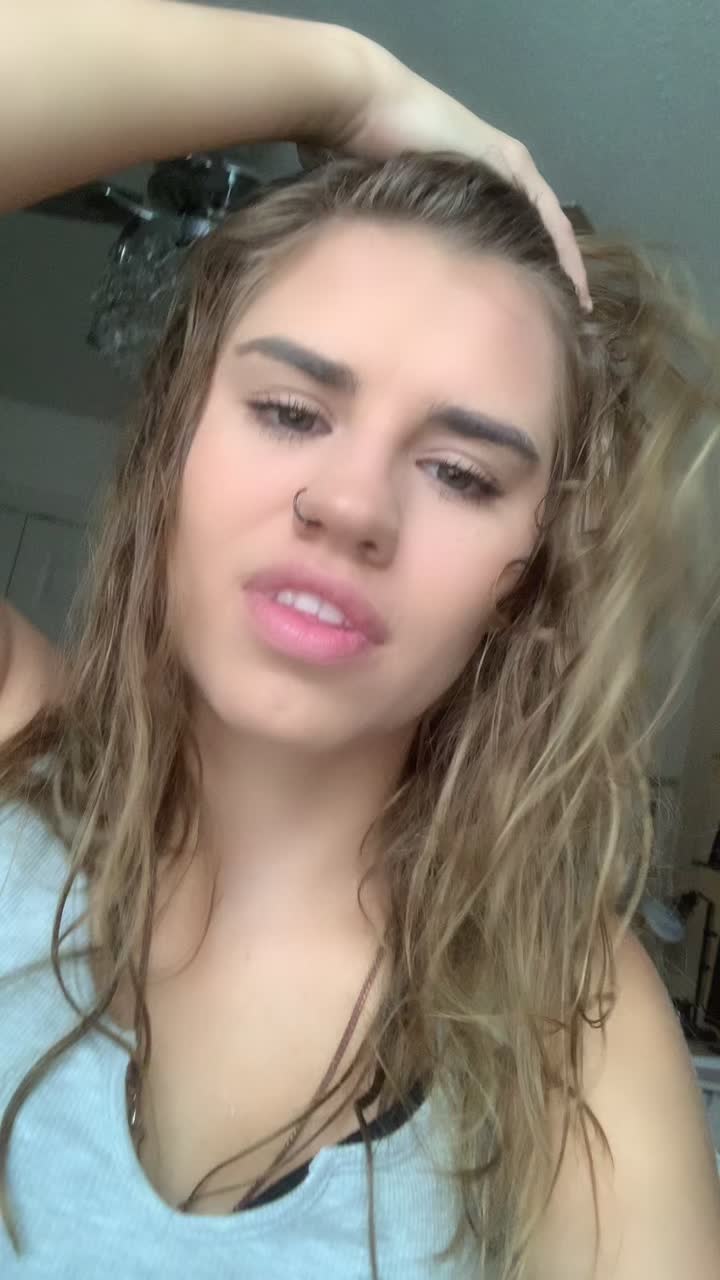 @anna 1.0 👟🦋💙
