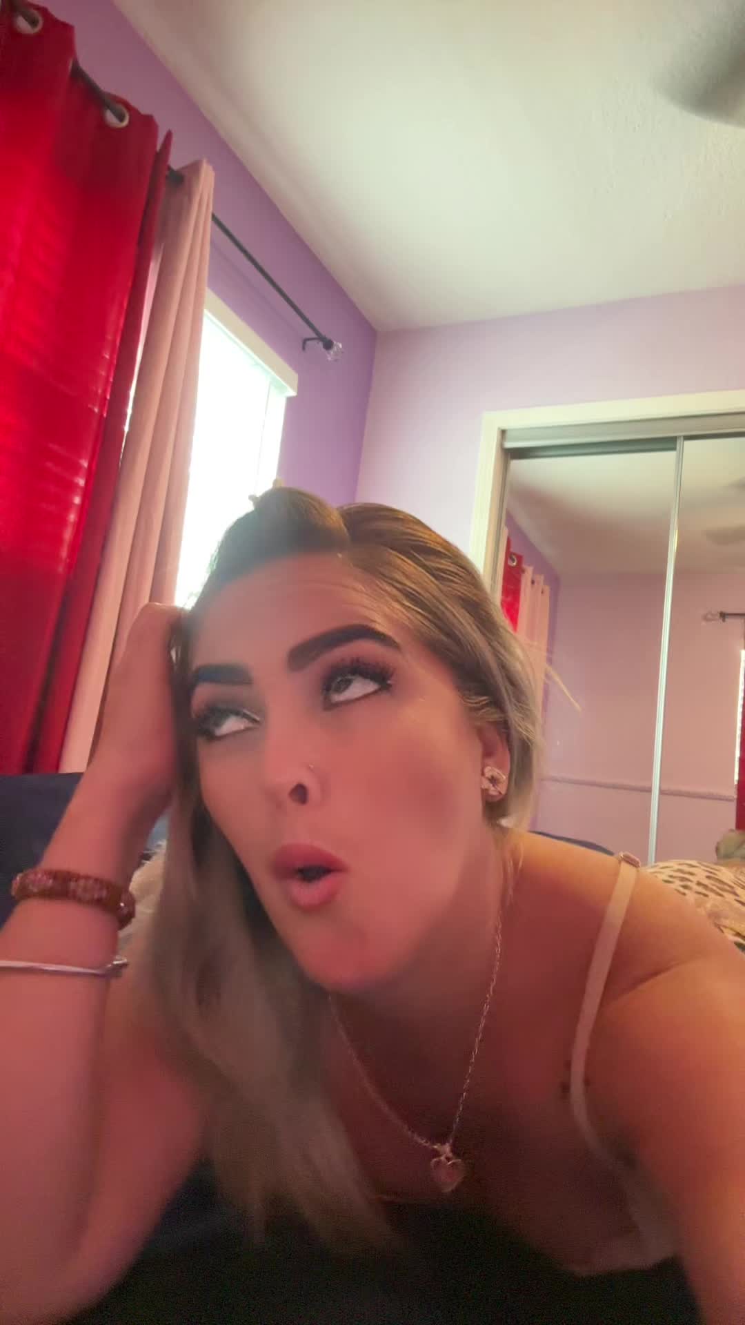 @lesliengomez2