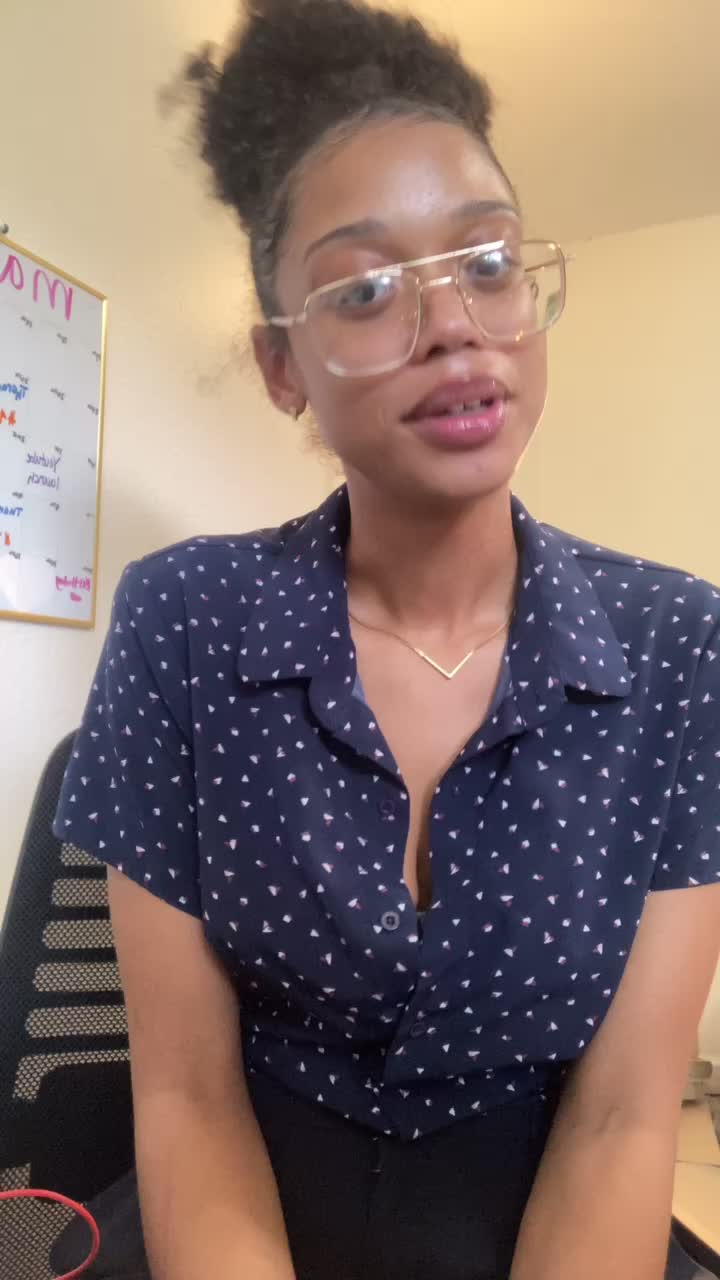 @Nicky_monroeee