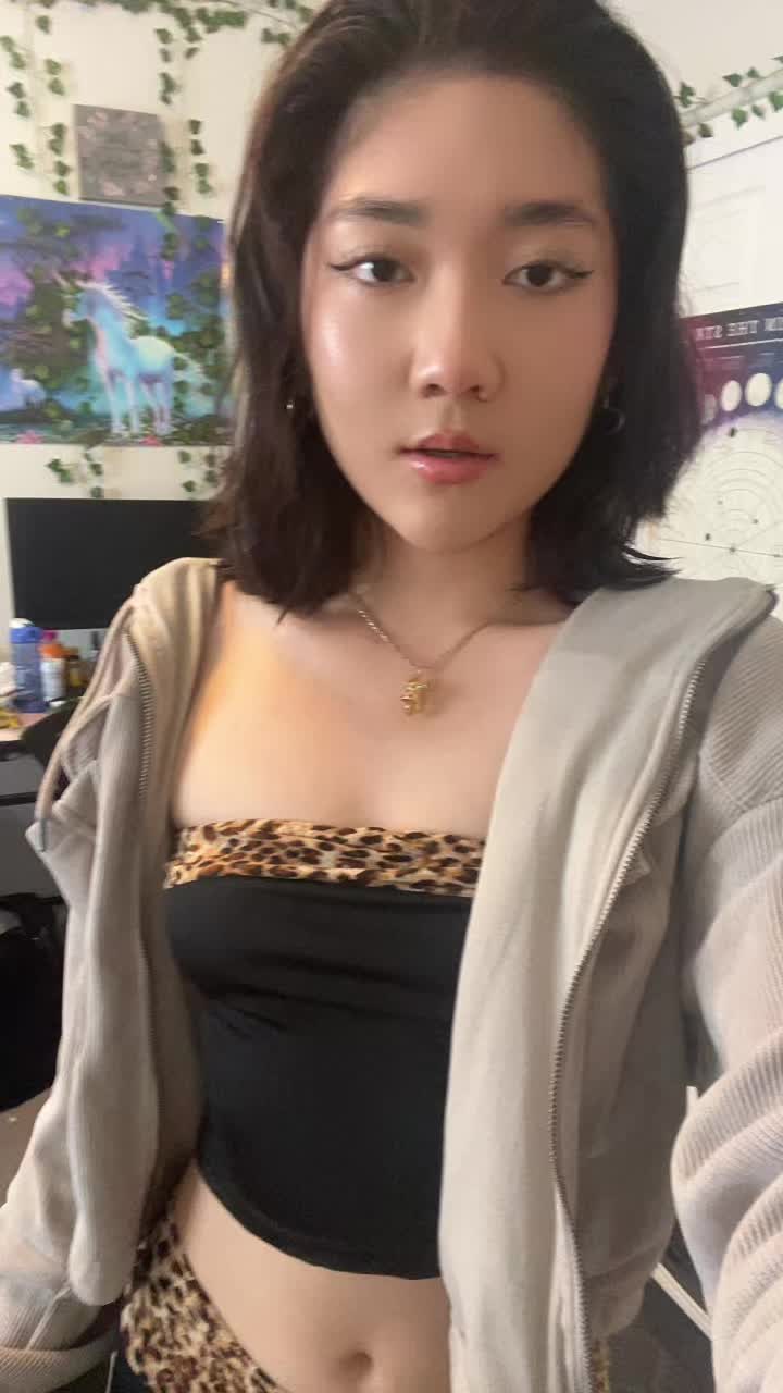 @sneakyling