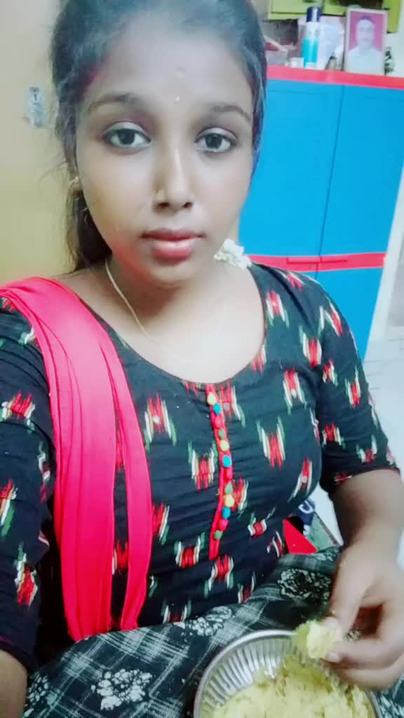 @🤩🤩Dhivya😎😎