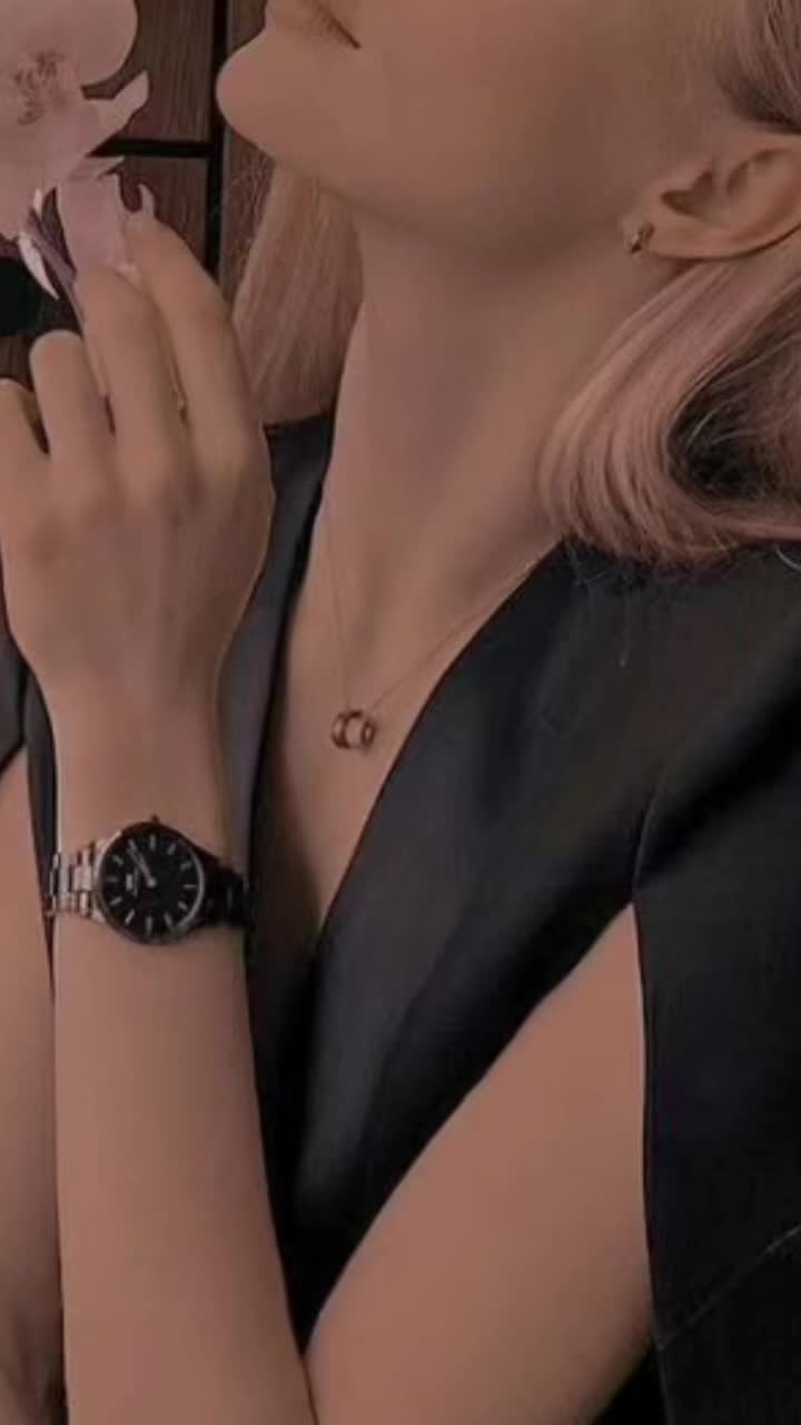 @𝐐𝐔𝐄𝐄𝐍