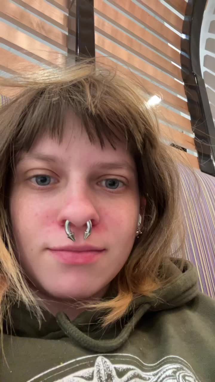 @greta🦇