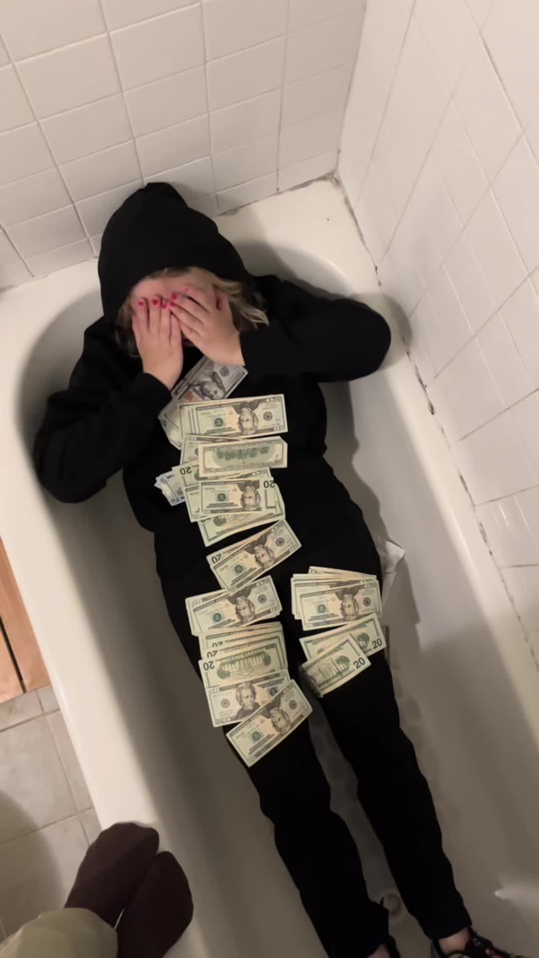@Gabriela