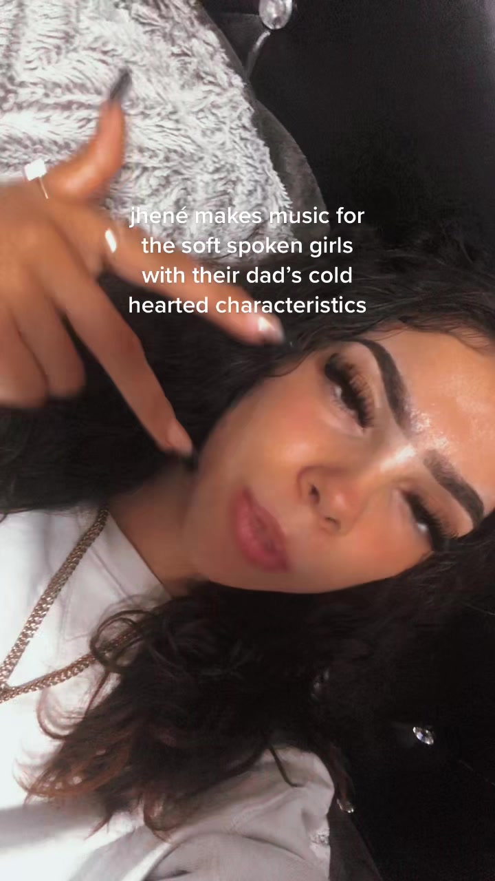 @𝒮𝐻𝐸𝒩𝐼𝒱𝒜&ensp;🧝🏽&zwj;♀️