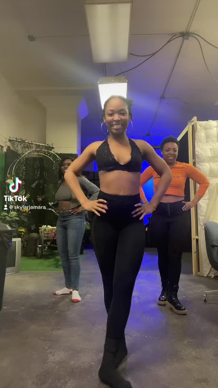 @8countStudios