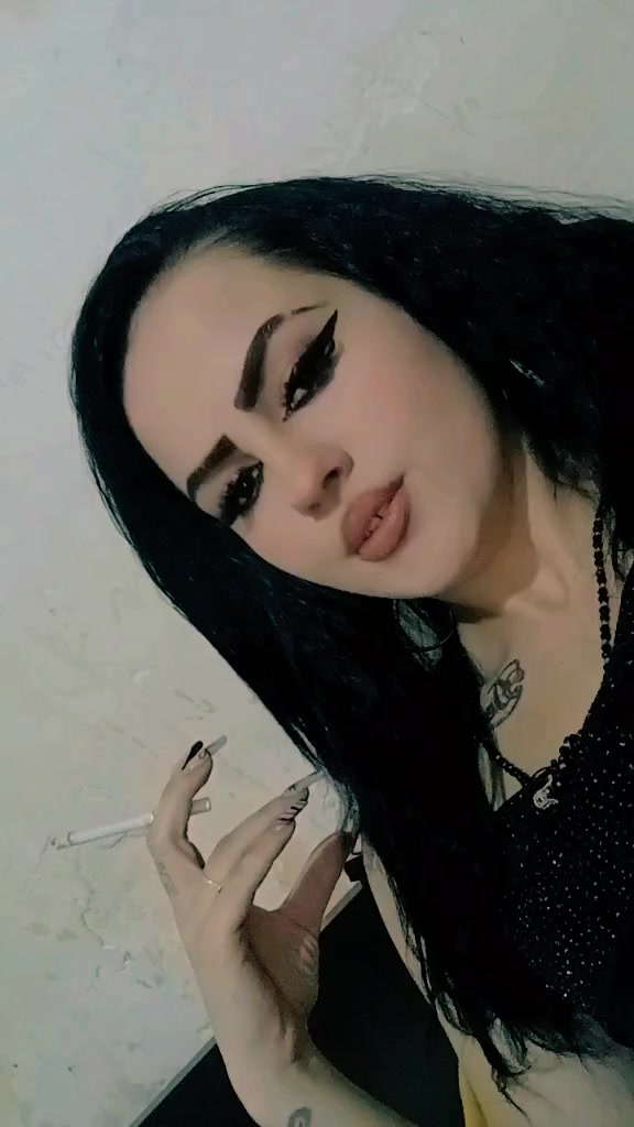 @Mela🖤💫🤍