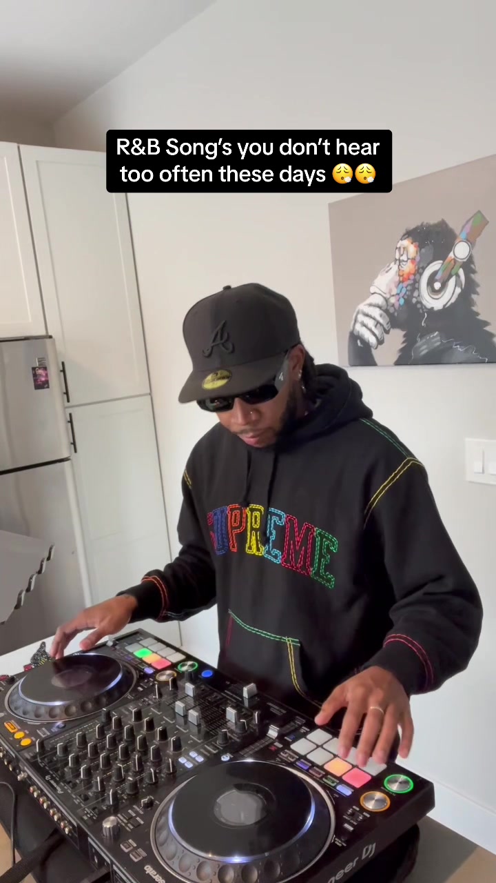 @djsneaks__