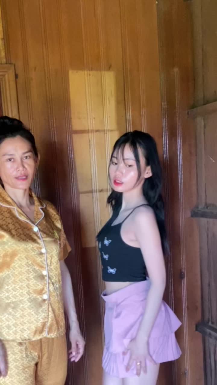 @មួយហ័ង្គ សាឡន