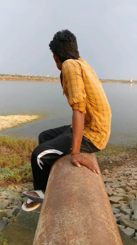 @ಬಸವ ಜೀವಾ ಹಳ್ಳಿ ಹುಡುಗ