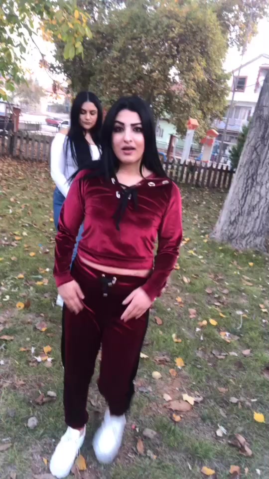 @Işılay &Ouml;zel