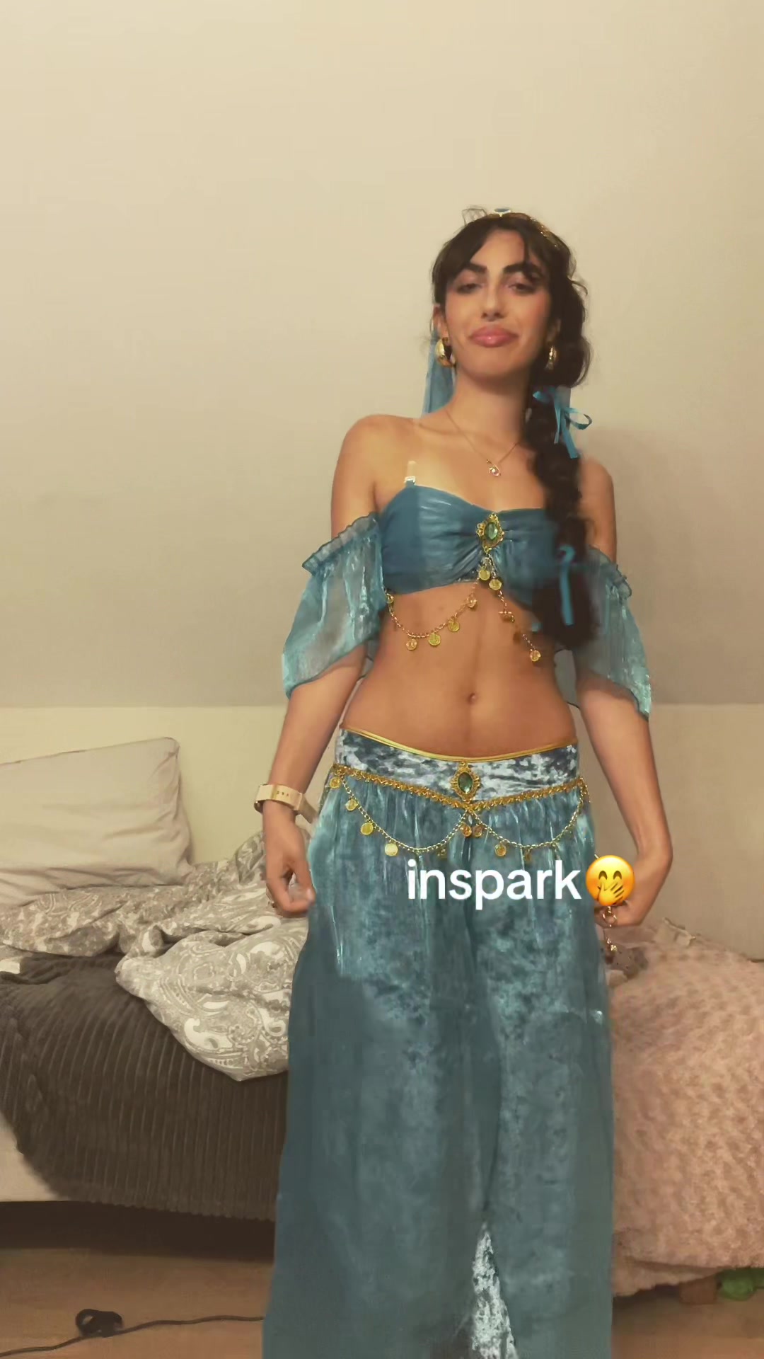 @nia😛😝