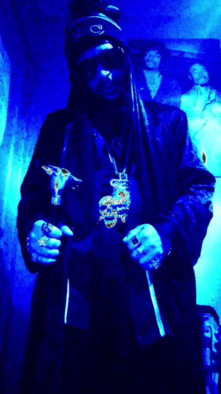 @Little13BlueTheGreatKing👑