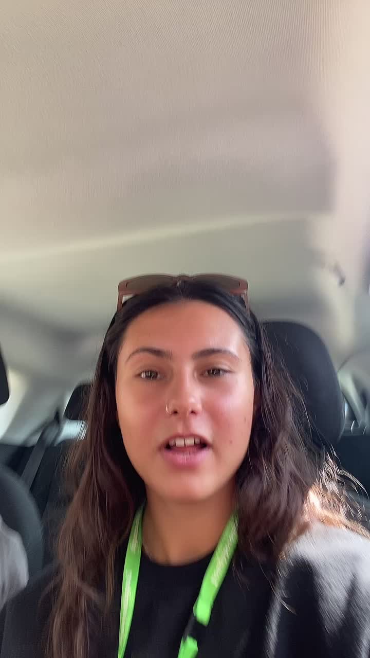 @izzyclaire