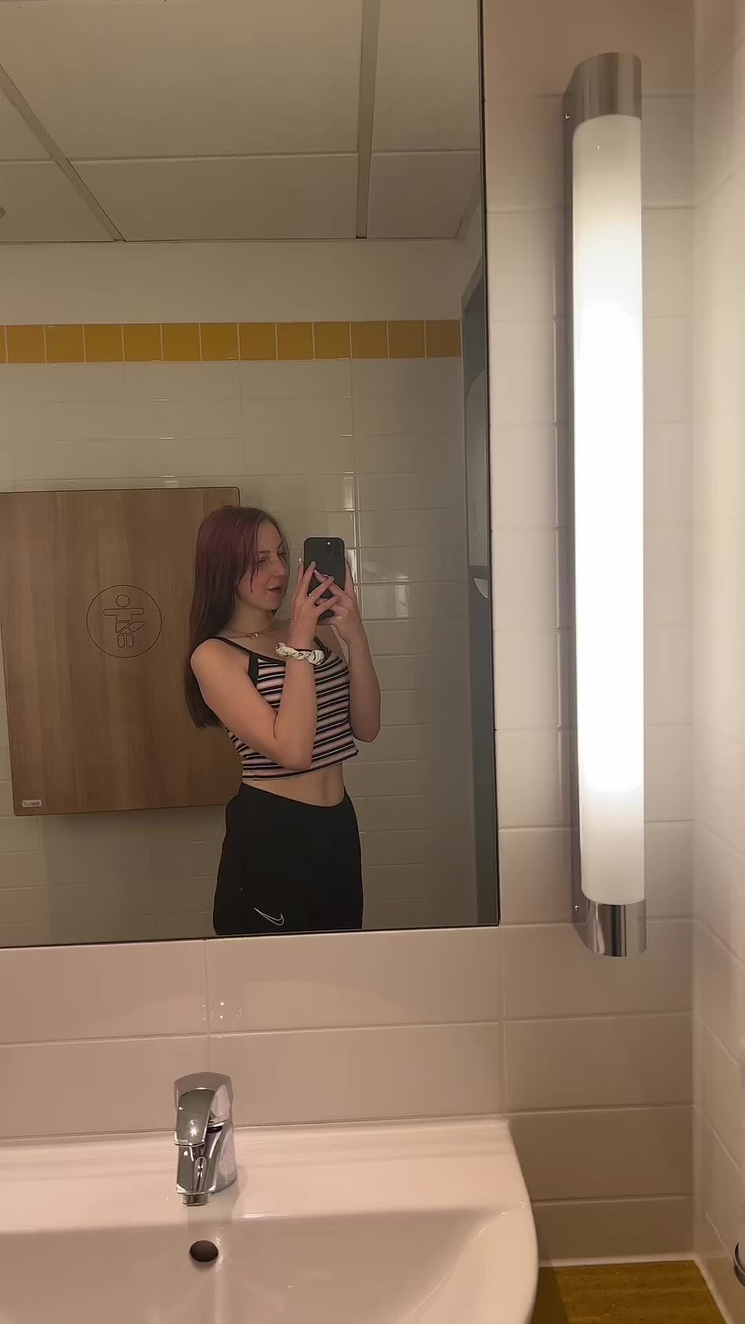 @888
