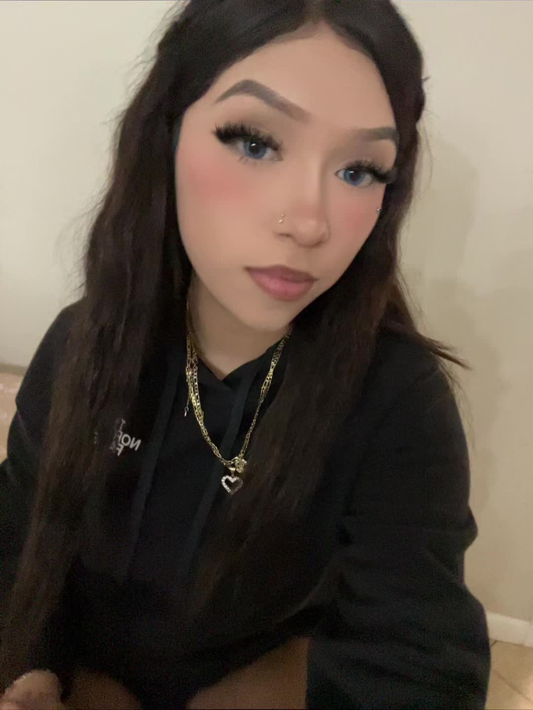 @𖣂