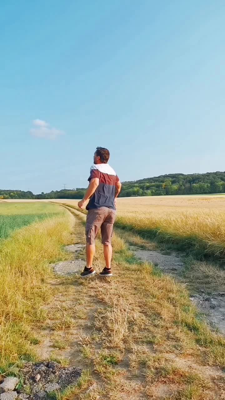 @ellyric