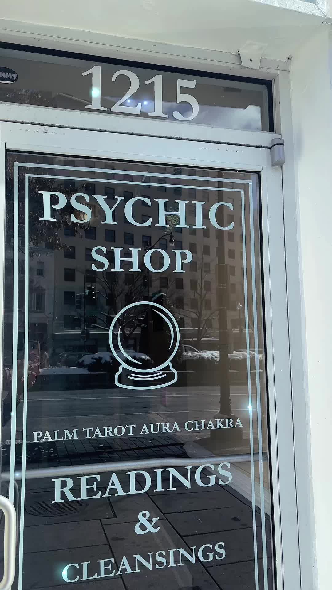@psychictracydc