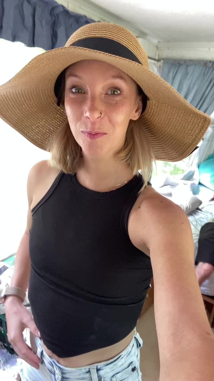 @SheBurps