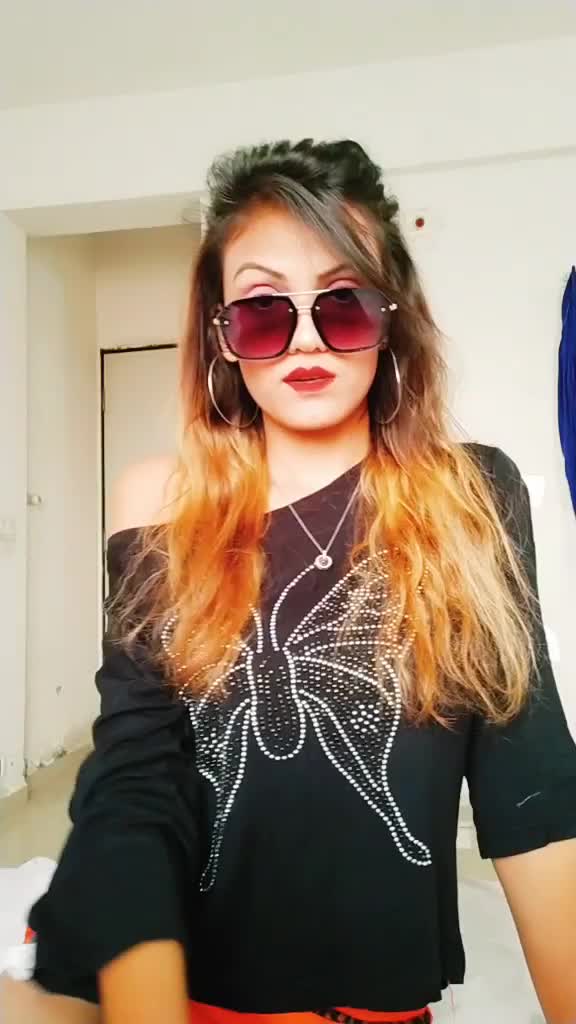 @Mahima🖤