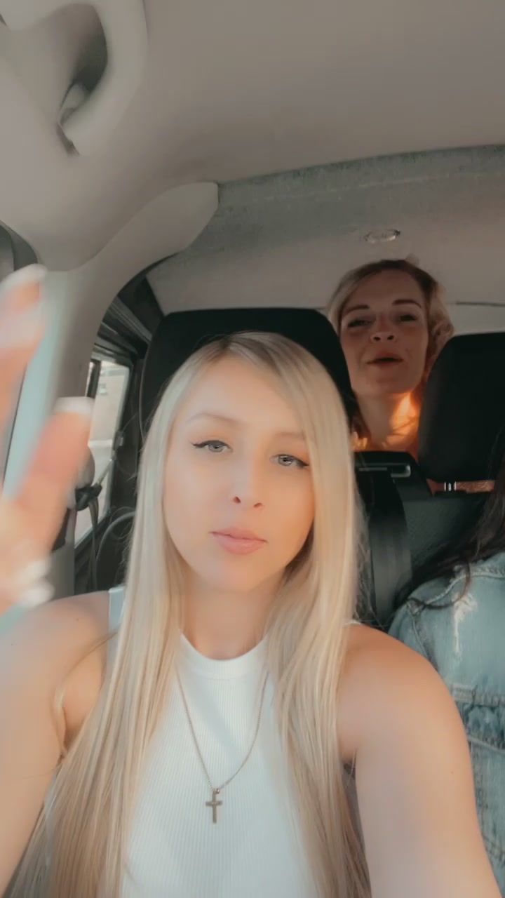 @Hollyyy