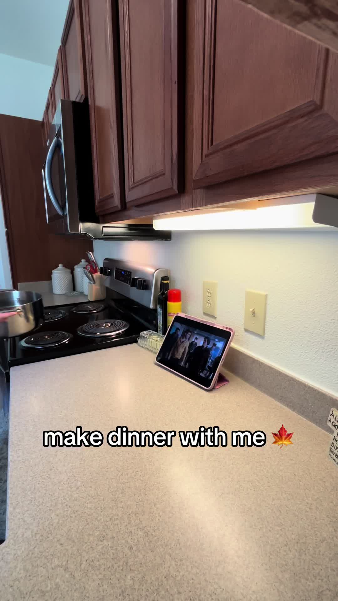 @mo