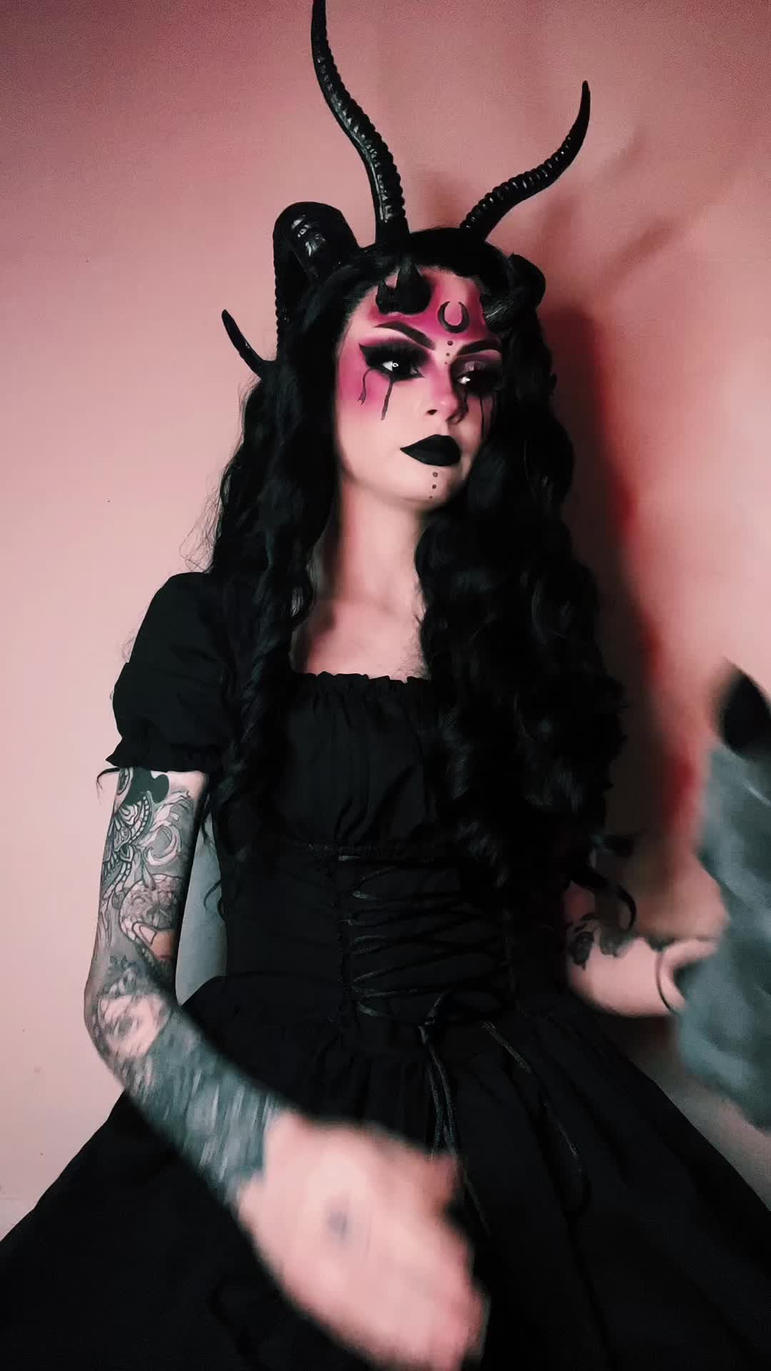 @Beth 🖤🕷️