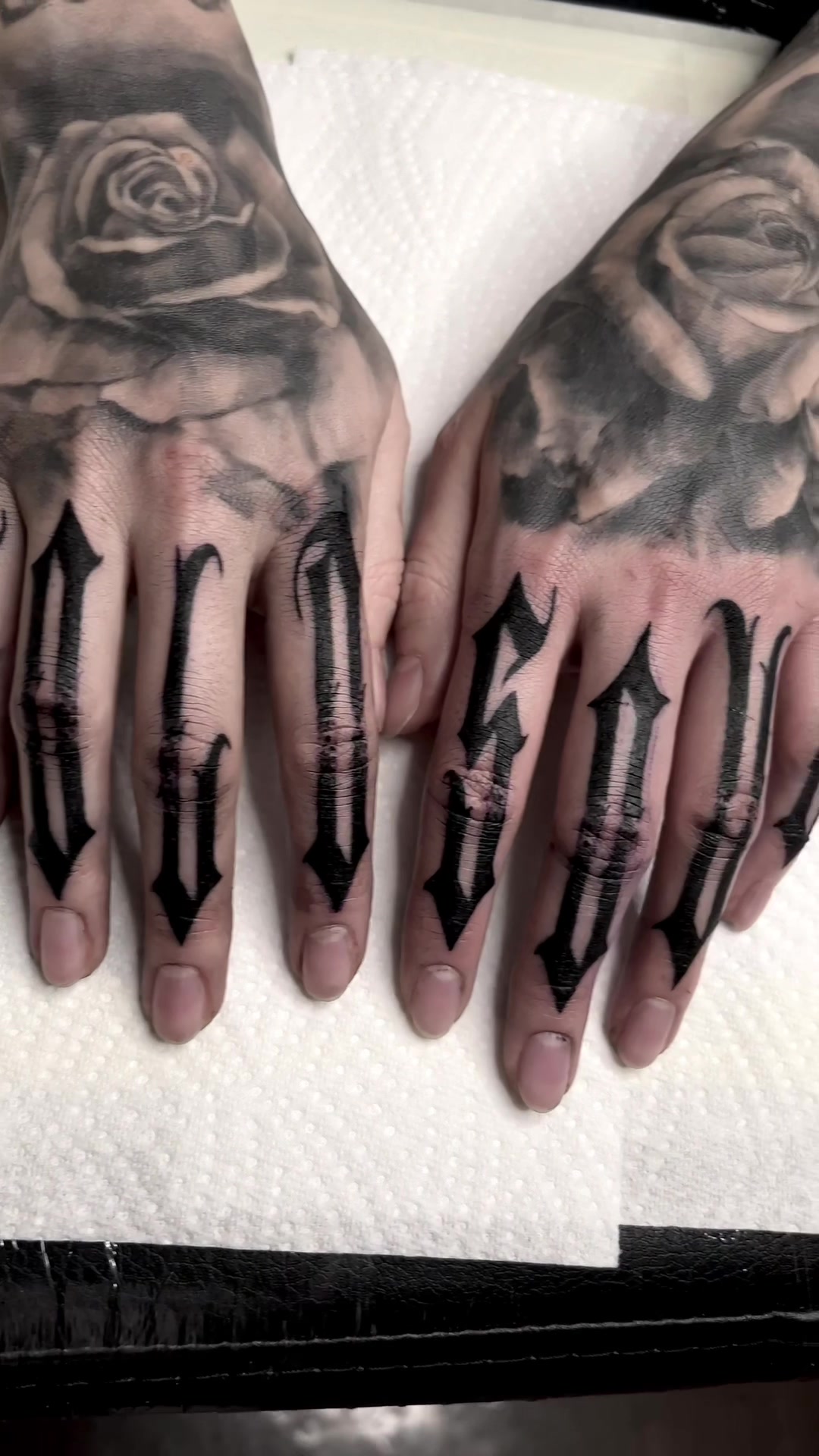 @traenensammler.tattoo
