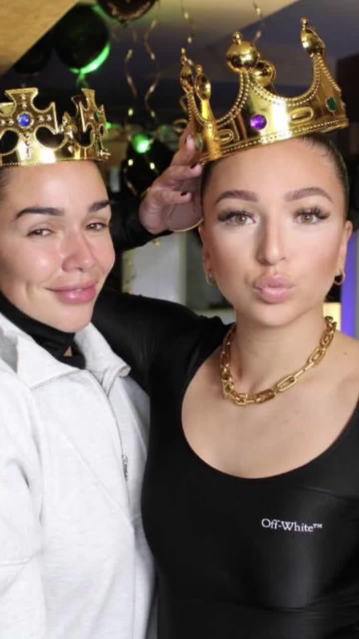 @compte_fan_evaqueen