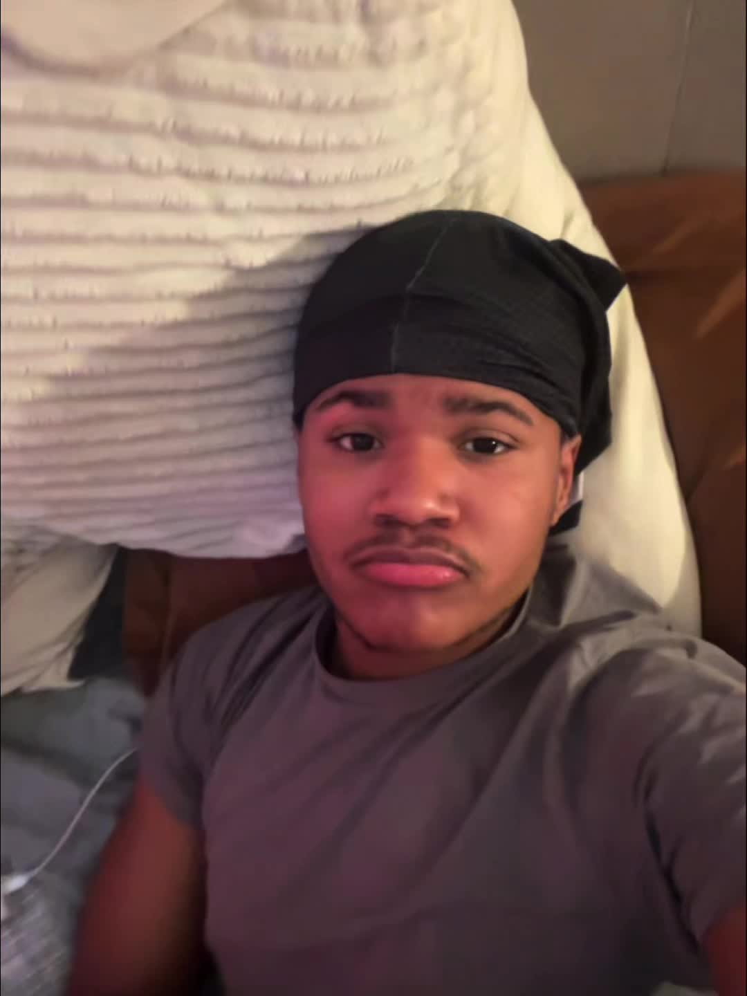 @WhoCountro