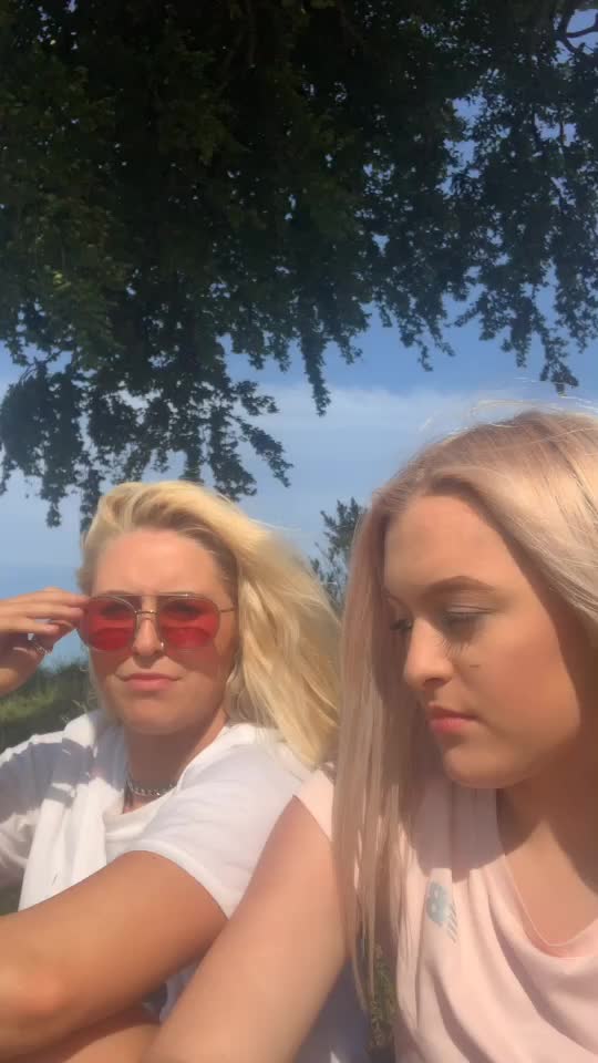 @ThelwellSisters✨