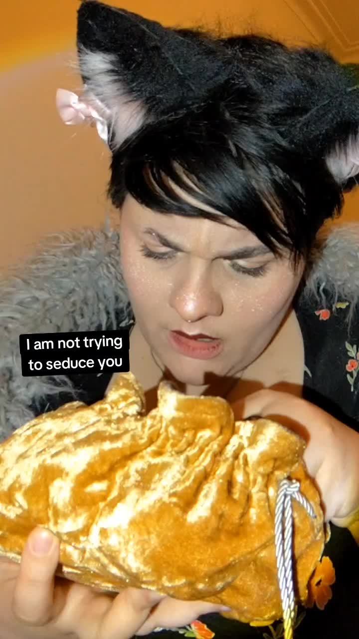 @QueerOlderSibling ๐ณ๏ธ๐