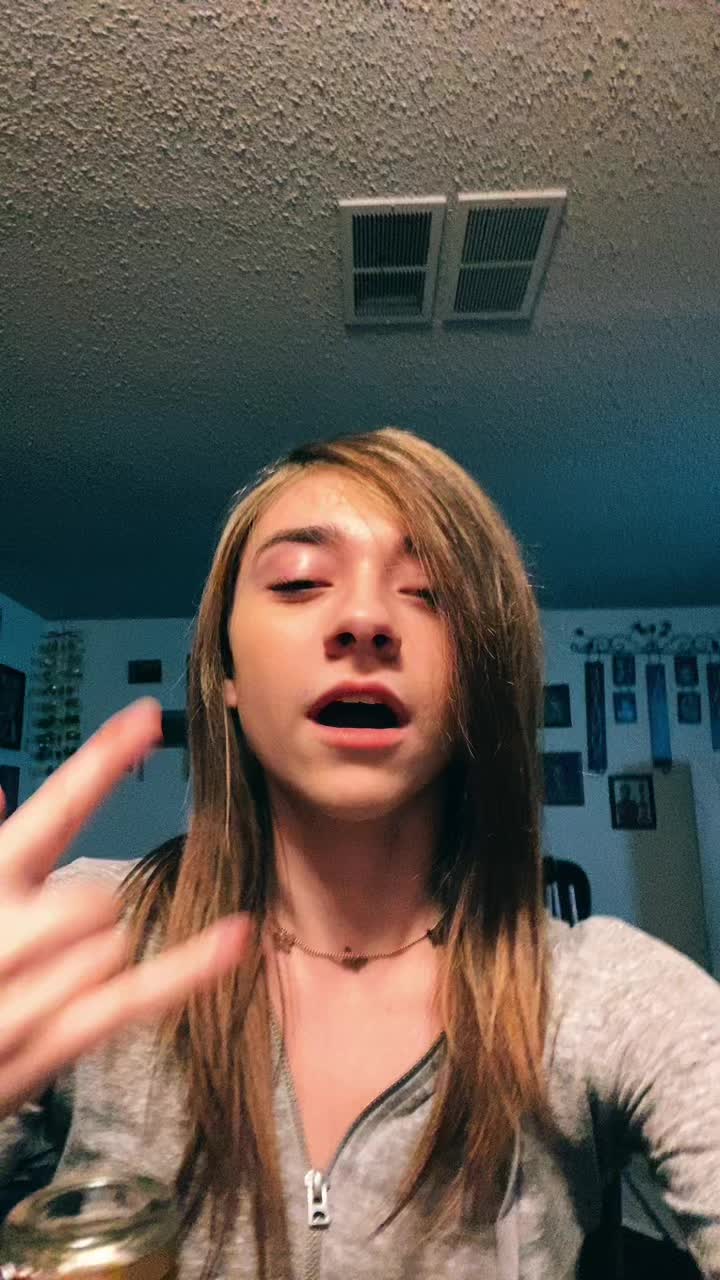 @Alex ✌︎