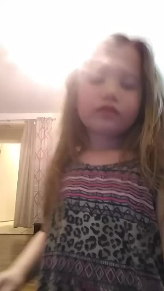 @famouselexi