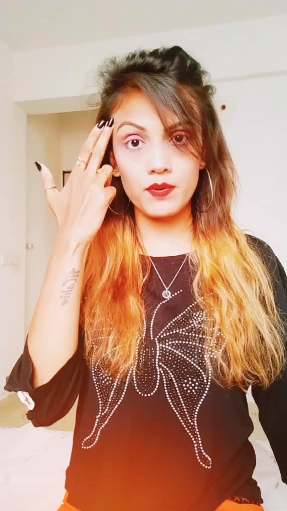 @Mahima🖤