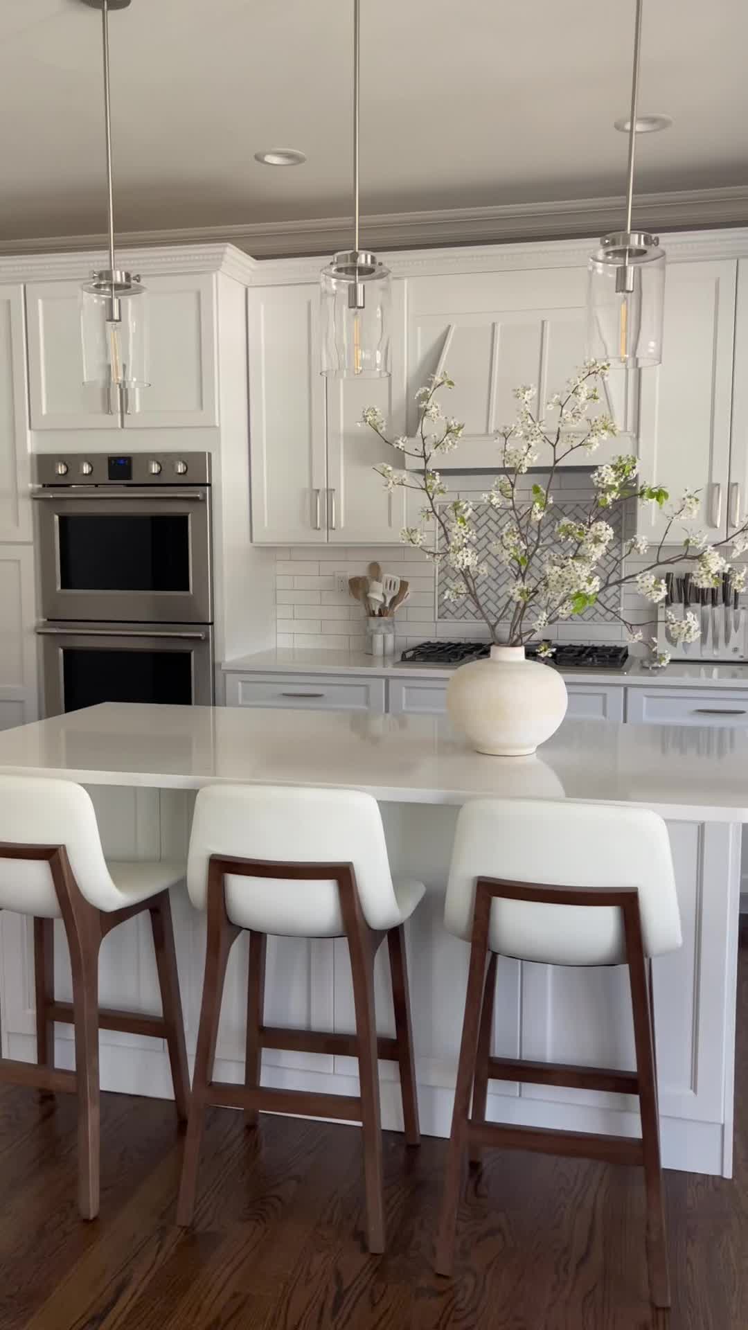 @Erin | Home Stylist & Finds