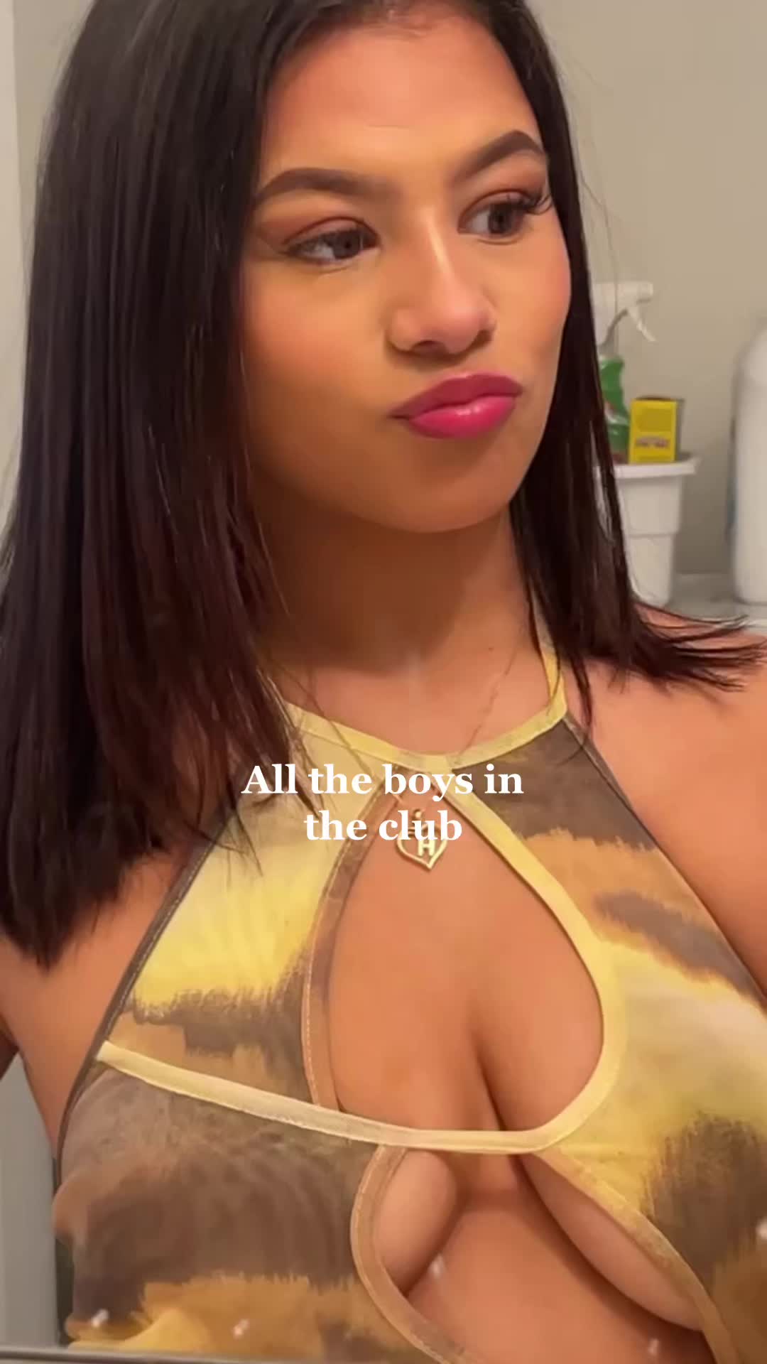 @hollyhennesseystwin