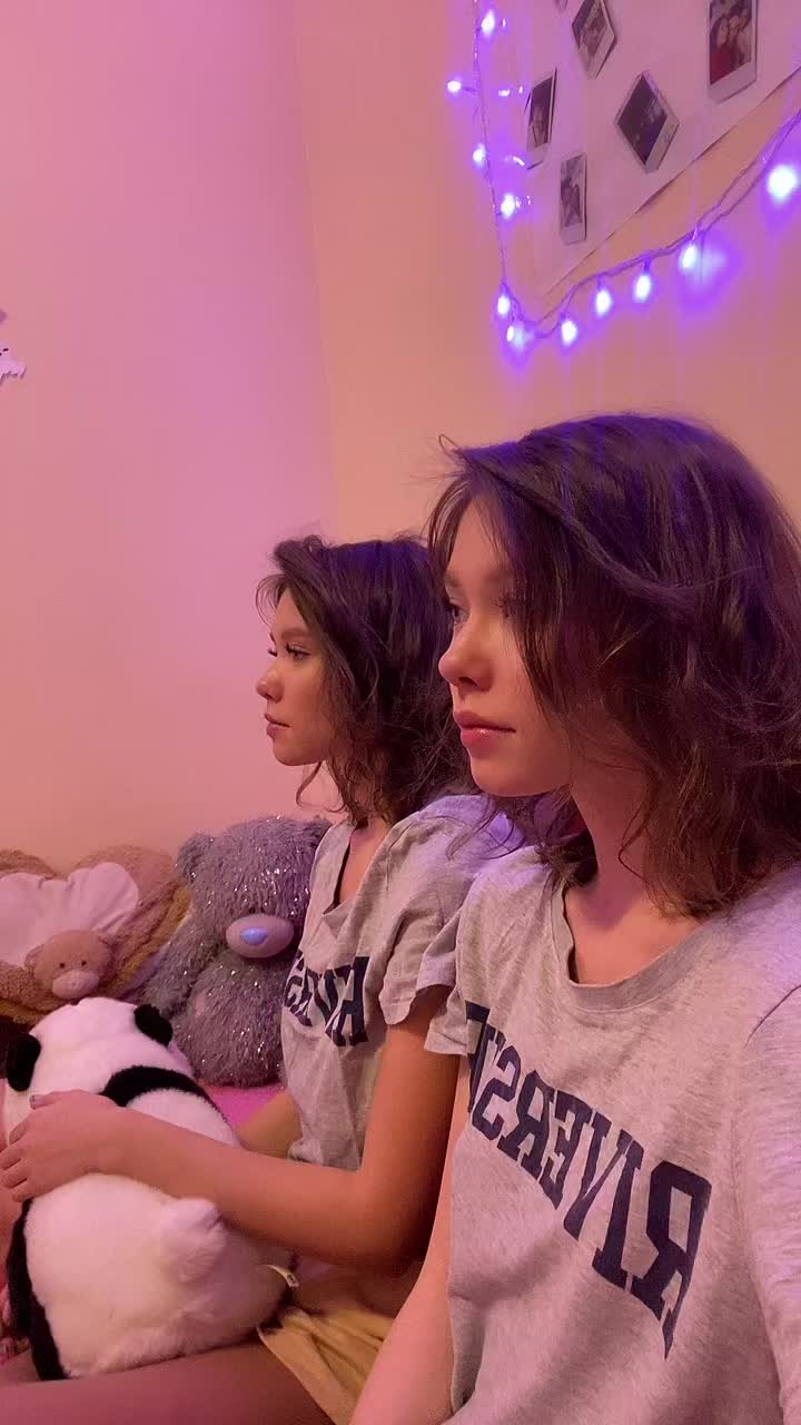 @Olimi_twins