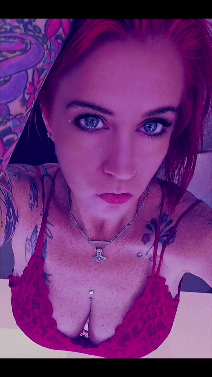 @Carm_♡