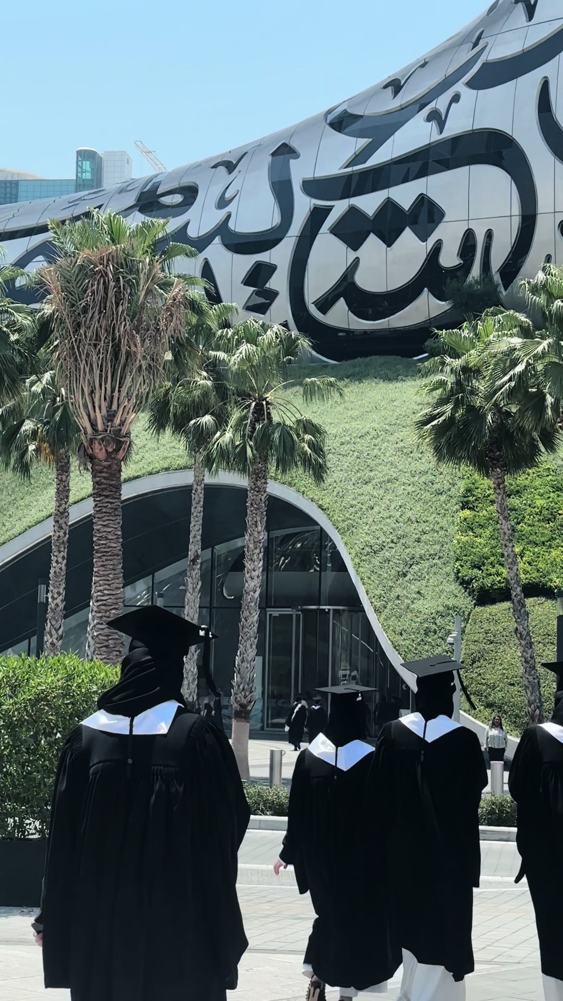 @🎓